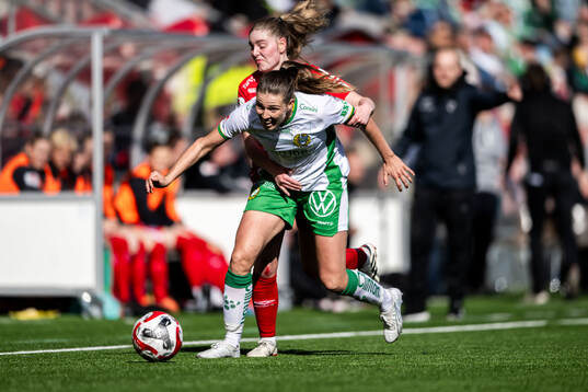 Hammarbys Emma Westin och KIF Örebros Bergþora Sol