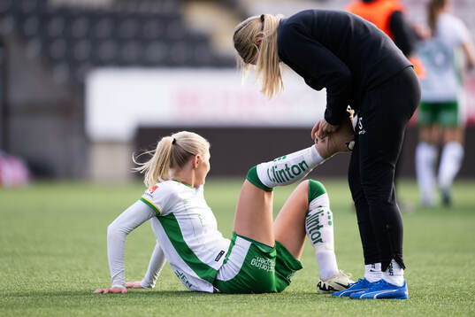 Hammarbys Alice Carlsson har ont