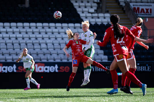KIF Örebros Beatrice Gärds och Hammarbys Julie Blakstad
