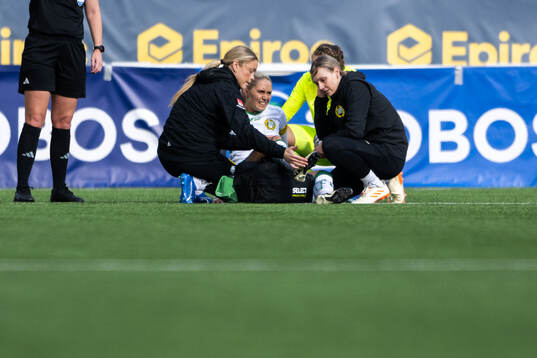 Hammarbys Alice Carlsson har ont