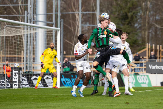 Bläddra bland fler bilder av Fotboll, Superettan, Varberg - Östersund