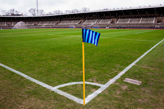 En hörnbföagga med Djurgårdens färger på Stockholms