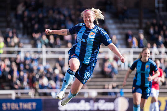 Djurgårdens Therese Åsland jublar