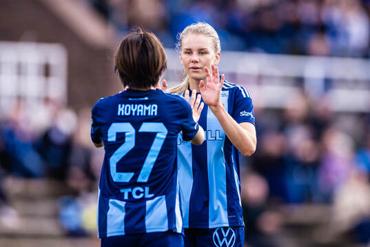 Djurgårdens Shinomi Koyama och Nellie Lilja