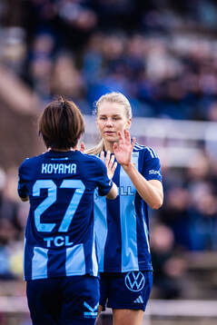 Djurgårdens Shinomi Koyama och Nellie Lilja