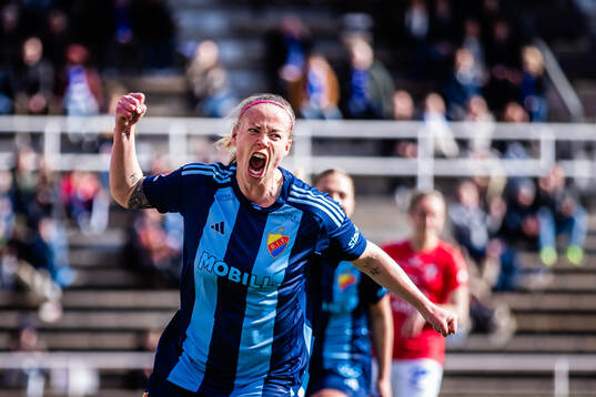 Djurgårdens Sessy Åsland jublar