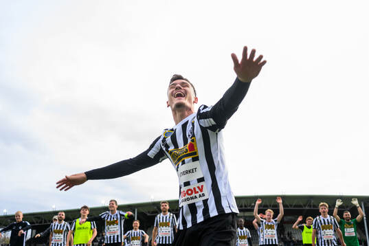 Landskronas Robin Dzabic jublar