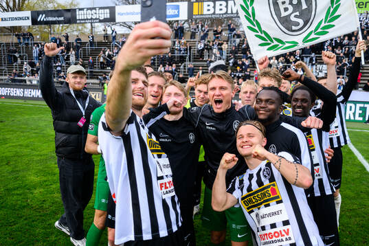 Landskronas spelare jublar