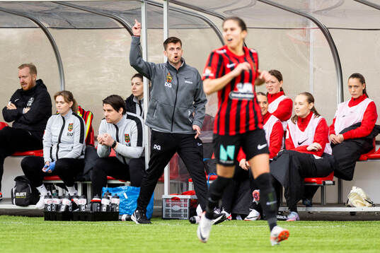 Brommapojkarnas tränare Daniel Gunnars