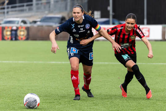 Linköpings Emma Lennartsson och Brommapojkarnas Vera Blom