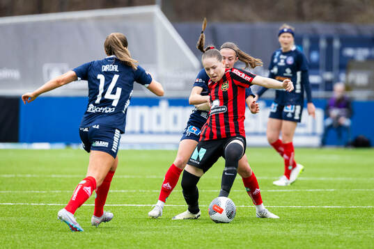 Brommapojkarnas Ida Bengtsson och Linköpings Irene Dirdal