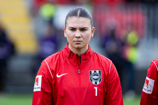Brommapojkarnas målvakt Anna Aurora Koivunen innan