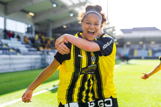 Häckens Felicia Schröder jublar
