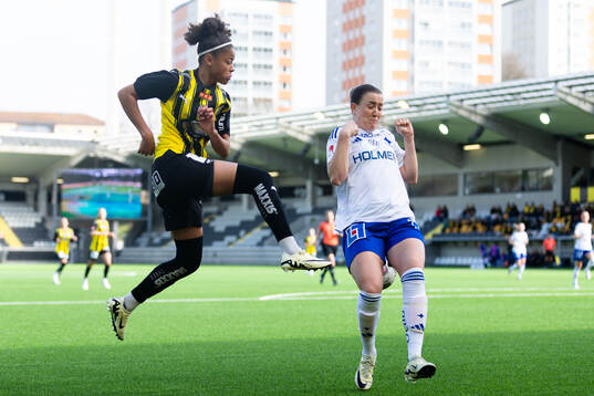 Häckens Felicia Schröder och IFK Norrköpings Maja