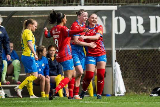 Helsingborg s Cornelia Rahmberg och Tilda Jonhag jublar