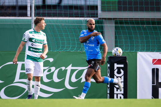 Halmstads Phil Ofosu-Ayeh jublar