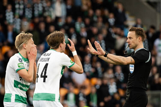 Västerås Marcus Linday och Max Larsson reagerar på