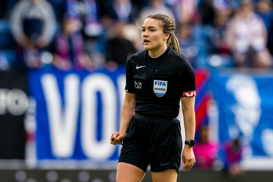 Referee Karoline Marie Jensen