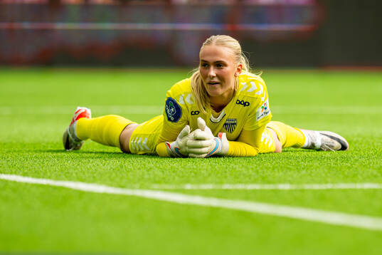 Goalkeeper Selma Panengstuen of Kolbotn