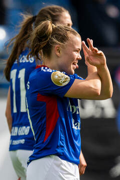 Olaug Tvedten of Vålerenga celebrates