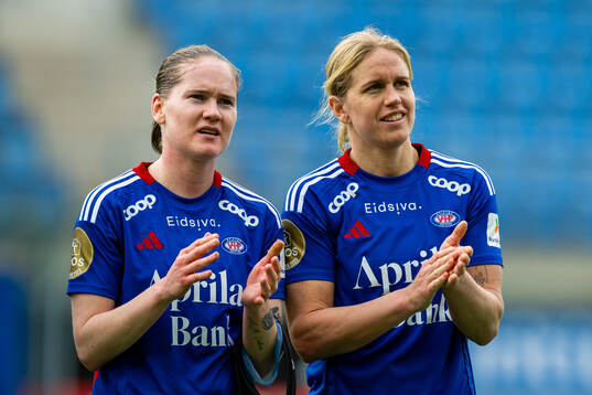 Linn Vickius and Elise Thorsnes of Vålerenga