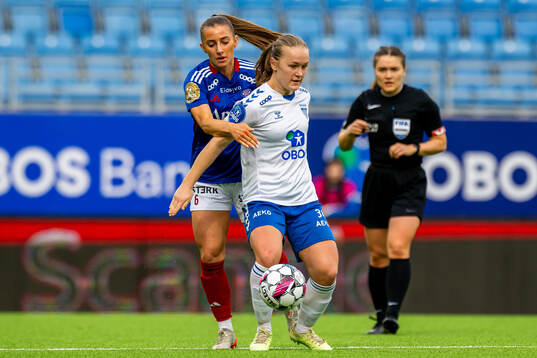 Tilde Lindwall of Vålerenga and Tuva Henriksen of Kolbotn