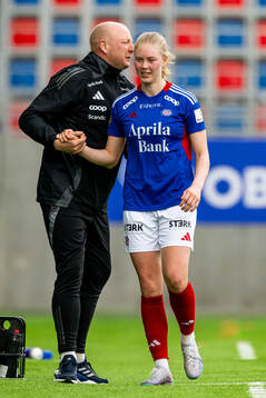 Nils Lexerød, head coach of Vålerenga, and Tuva Lotte