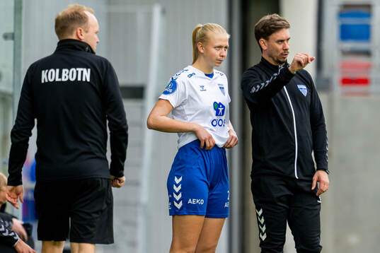 Ingrid Haugen and Luke Torjussen, head coach of Kolbotn