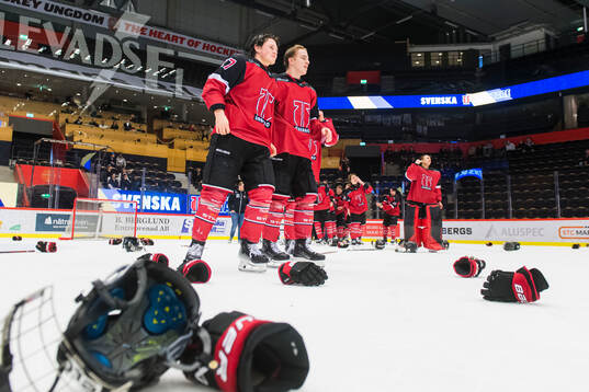 Örebros spelare jublar