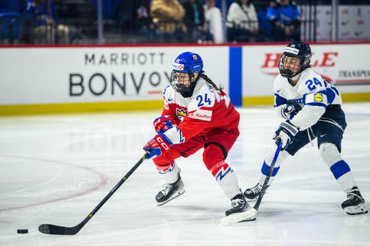 Sara Cajanova of Czech Republic and Viivi Vainikka of