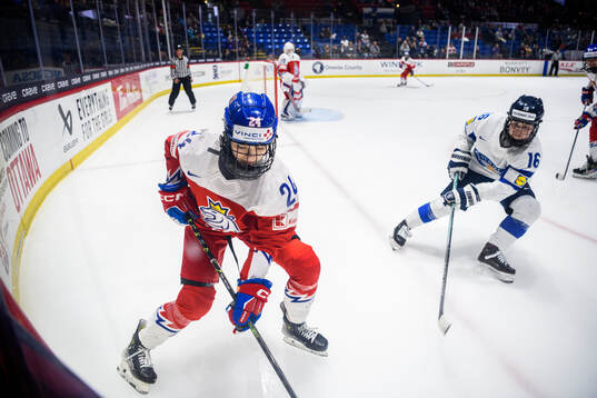 Sara Cajanova of Czech Republic and Petra Nieminen of