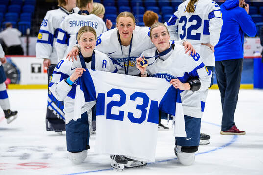 Noora Tulus, Jenniina Nylund and Ronja Savolainen of