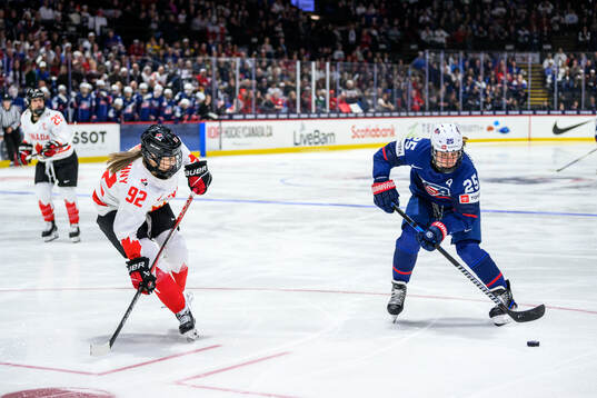 Danielle Serdachny of Canada and Alex Carpenter of USA