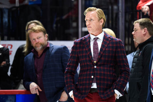 Head coach John Wroblewski of USA