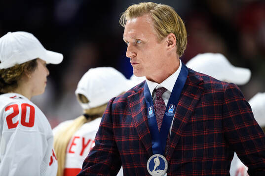 Head coach John Wroblewski of USA