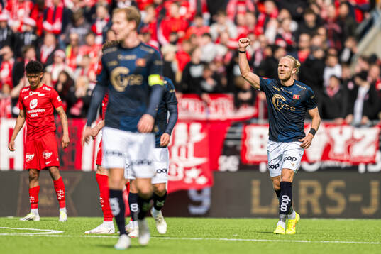 Lars-Jørgen Salvesen of Viking celebrates