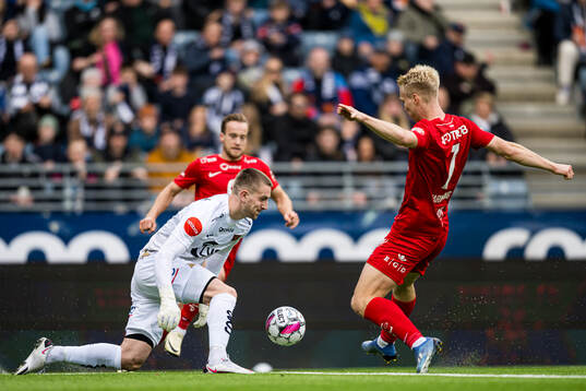 Patrik Gunnarsson of Viking and Magnus Warming of Brann