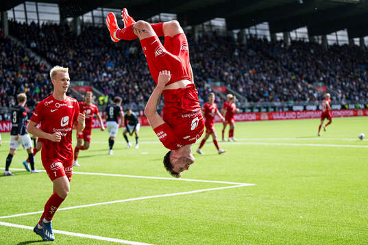 Bläddra bland fler bilder av Football, Eliteserien, Viking - Brann