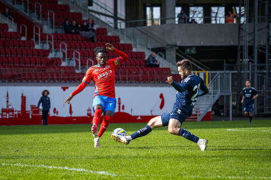 Helsingborgs Benjamin Acquah och Utsiktens Ivo Pekalski