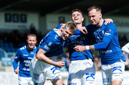 Trelleborgs Fritiof Björkén jublar med lagkamrater