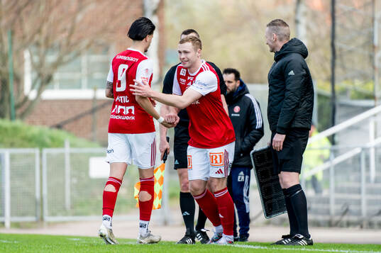 Sandvikens IFs Alexandar Mutic och James Joseph Kirby Gör