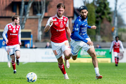 Sandvikens IFs Kasper Harletun och Trelleborgs Hady Saleh