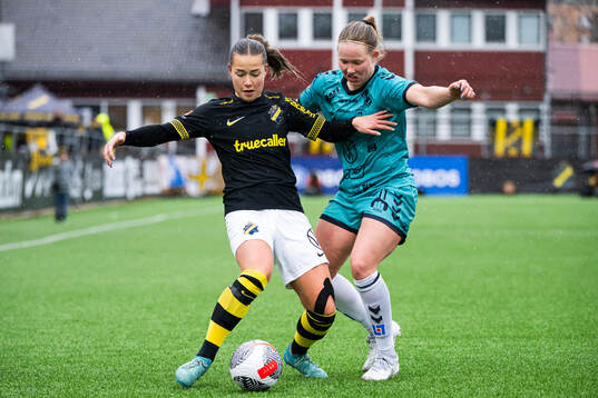 AIKs Emma Engström och Kristianstads Hlin Eiriksdottir