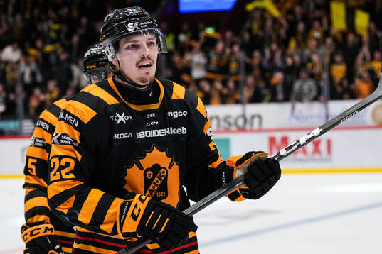 Skellefteås Jonathan Johnson jublar