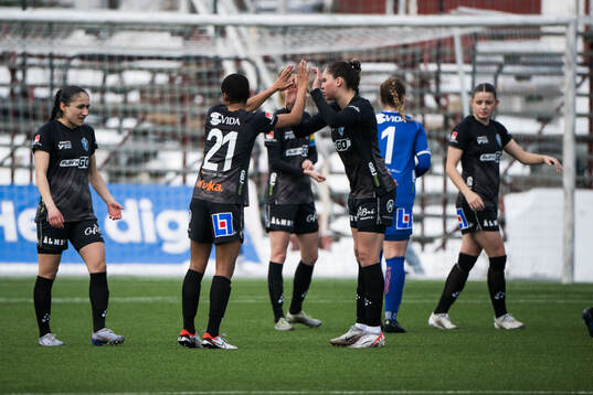Växjö DFFs Eva Dessislava Dupuy och Bryndis Arna