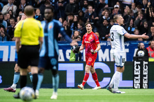 Djurgårdens målvakt Jacob Widell Zetterström jublar