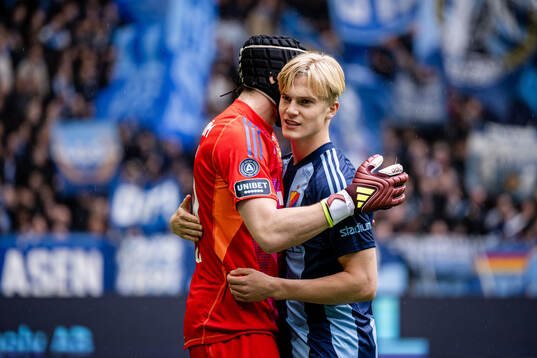 Djurgårdens målvakt Jacob Widell Zetterström och Lucas