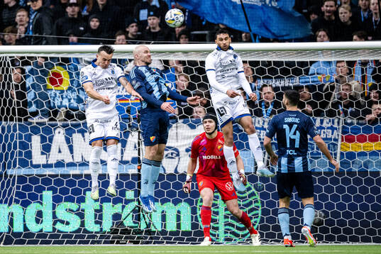 Djurgårdens Marcus Danielson och målvakt Jacob Widell