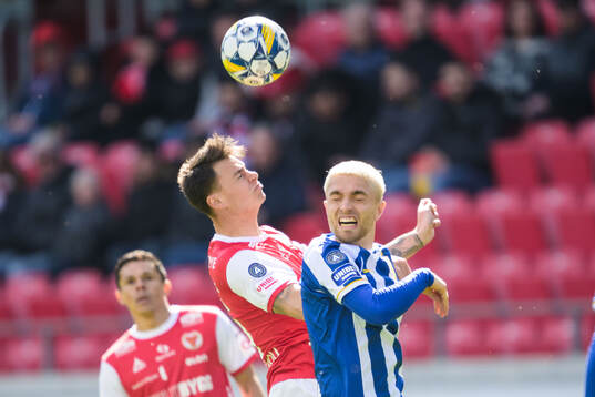 Kalmars Melker Hallberg och IFK Göteborgs Andreas Pyndt