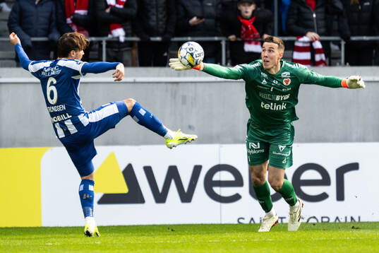 IFK Göteborgs Anders Trondsen och Kalmars målvakt Samuel